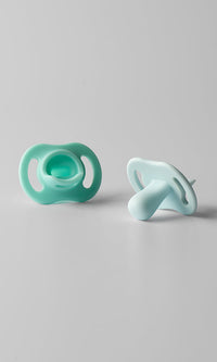 Tommee Tippee Ultra Light Soothers 0-6M - View 1